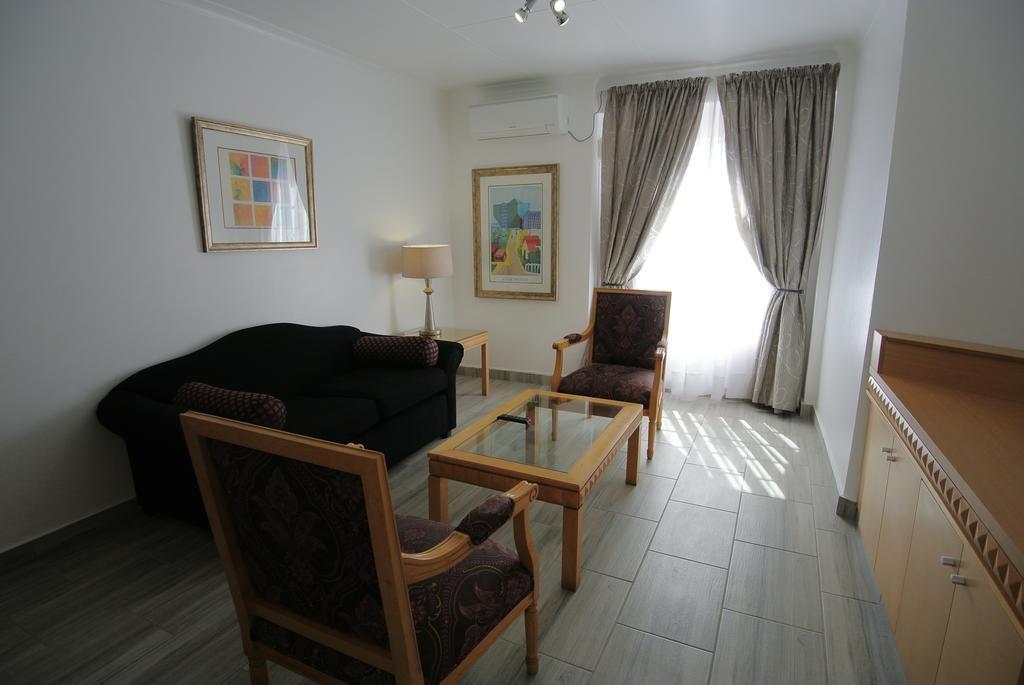 Airport Inn And Suites Edenvale Exterior foto